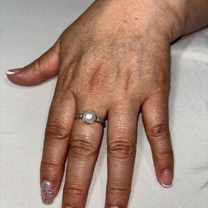 Elegant Silver Pearl Ring